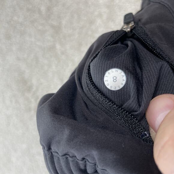 Lululemon Tracker Short V Size 8 Black Women 4" Inseam FLAWS Athletic 26-5 - Picture 5 of 8